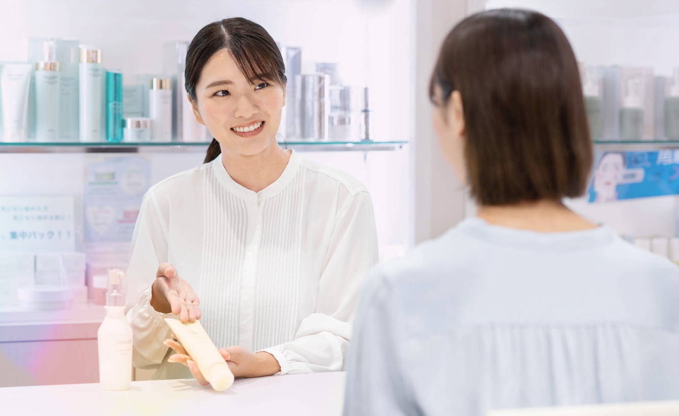 カウンセリング中のスタッフ